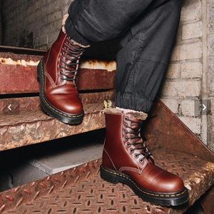 1460 SERENA FAUX FUR LINED LACE UP BOOTS Dr. Martens